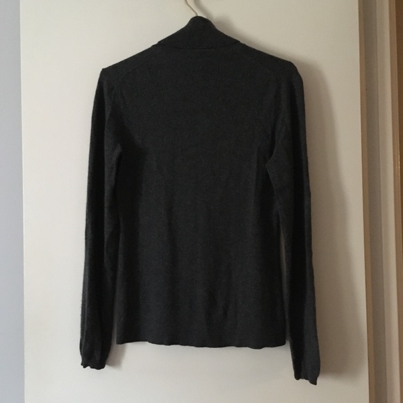 Classic Dark Grey Turtleneck Sweater - Size L - Picture 5 of 5